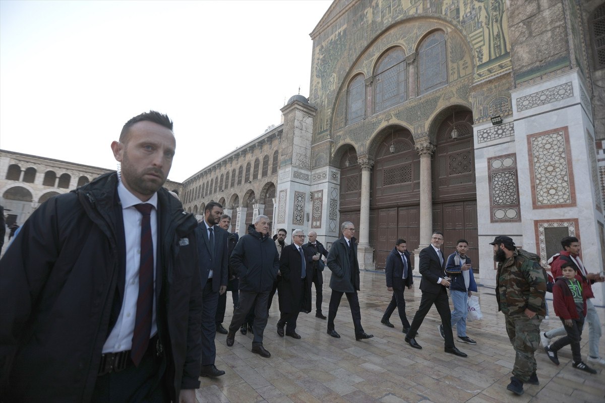 italya disisleri bakani antonio tajani emevi camiini ziyaret etti 5 2KiR9WSN
