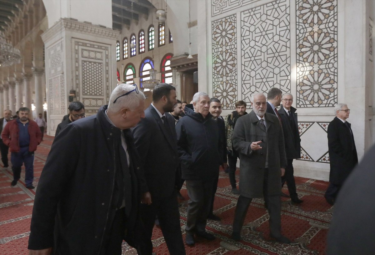 italya disisleri bakani antonio tajani emevi camiini ziyaret etti 7 hU27un4u