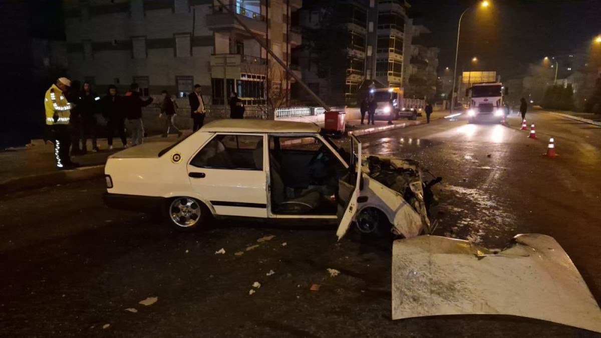karamanda otomobil direge carpti 2 yarali 0 QXADsIQT