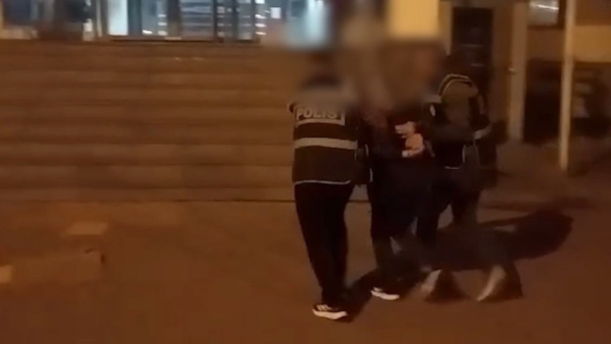 kayseride silahli yagma sucundan aranan firari yakayi ele verdi 0 cK2C6QAr