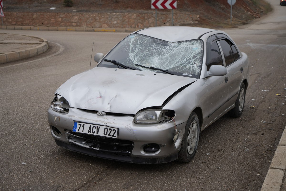 kirikkalede otomobil ile motosiklet carpisti 0 VDZlXGVU