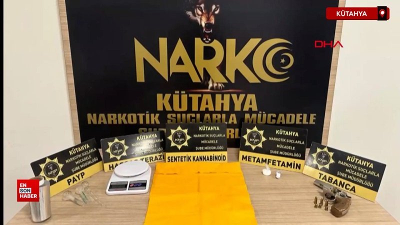 Kütahya'da uyuşturucu emdirilmiş kağıtlar dini kitapların arasından çıktı 8 kutahyada uyusturucu emdirilmis kagitlar dini kitaplarin arasindan cikti