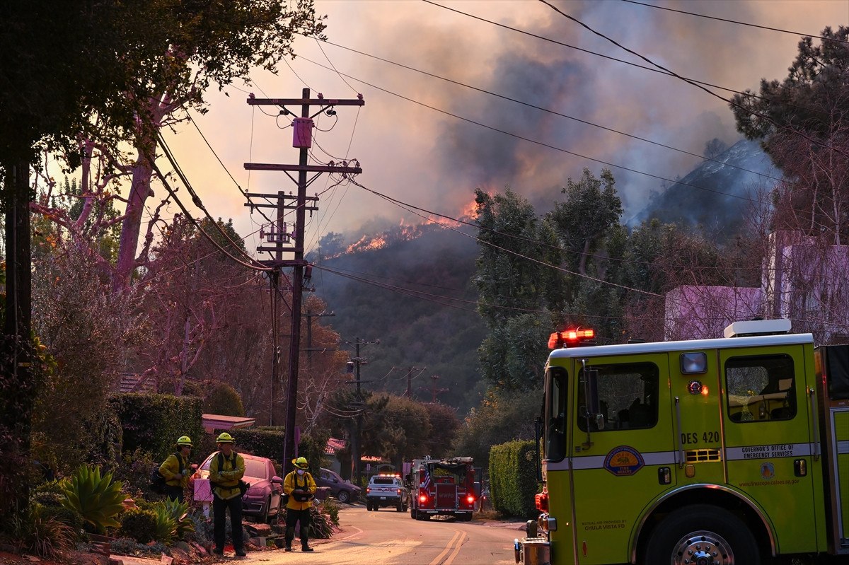 los angeles yangininda evi yanan turk unluler 3 5tsE95KP