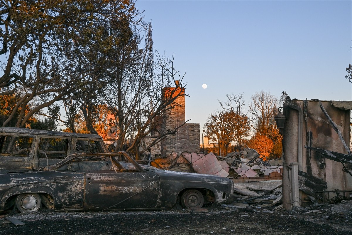 malibu sahilindeki bircok ev yanginlarda kul oldu 19