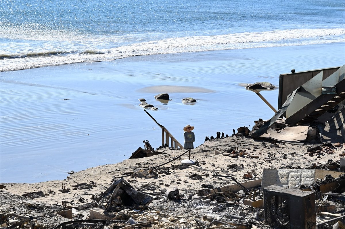 malibu sahilindeki bircok ev yanginlarda kul oldu 7 uuajw5FD