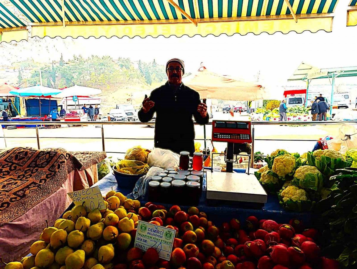 manisada yuz yillardir suren gelenek pazar dualarla aciliyor 2 IAr42yFC