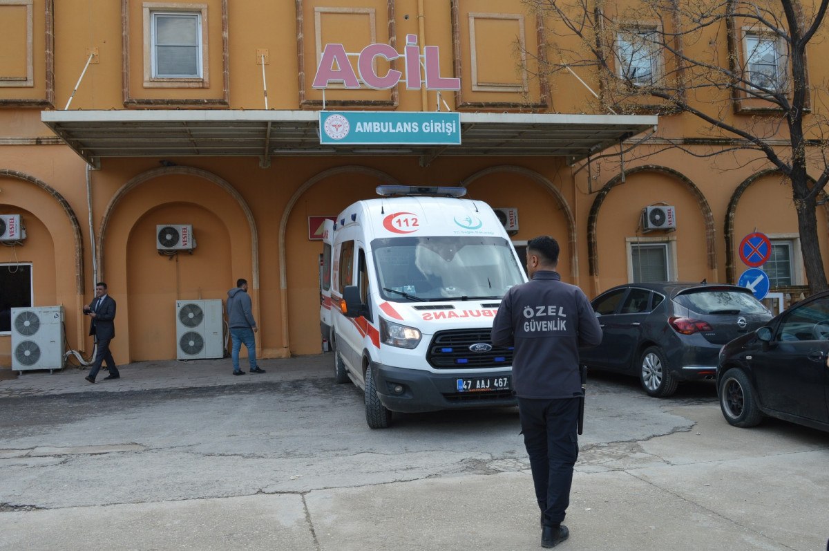 mardinde hafif ticari arac tarlaya uctu 2 olu 4 yarali 4