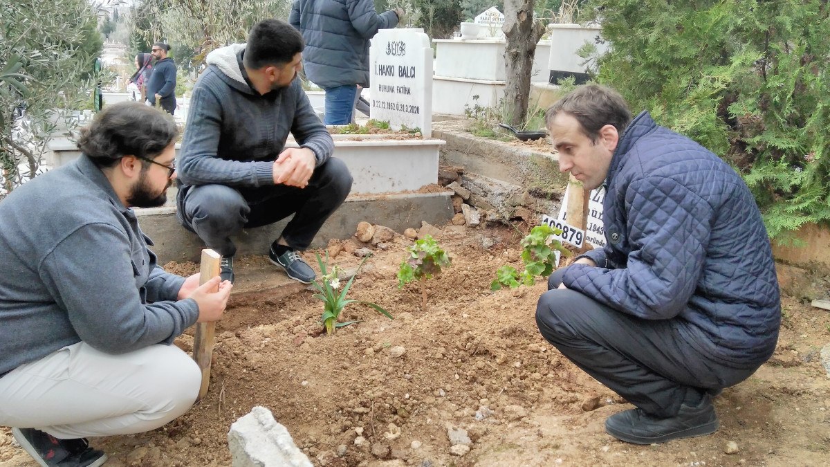 mersinde hayatini kaybeden fenomen 1 milyon mehmet topraga verildi 1 Ni1eCpOF