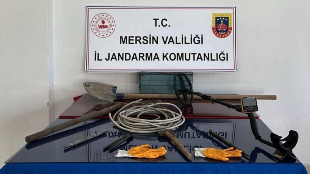 Mersin'de kaçak kazı yapan 5 şüpheli suçüstü yakalandı 1 mersinde kacak kazi yapan 5 supheli sucustu yakalandi gMBZhxHT