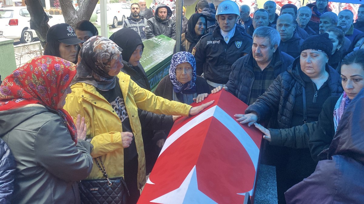 polis memuru motosiklet kazasinda yasamini yitirmisti canakkalede topraga verildi 1 44hDmKwf