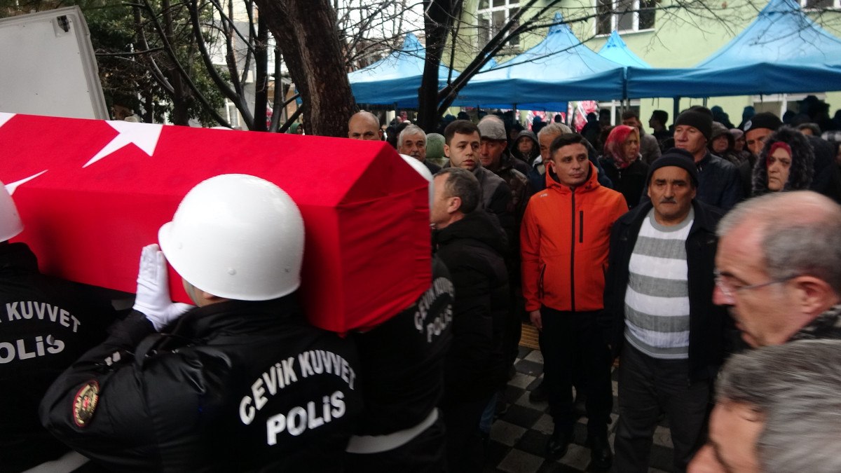polis memuru motosiklet kazasinda yasamini yitirmisti canakkalede topraga verildi 6 49JiA9Qm