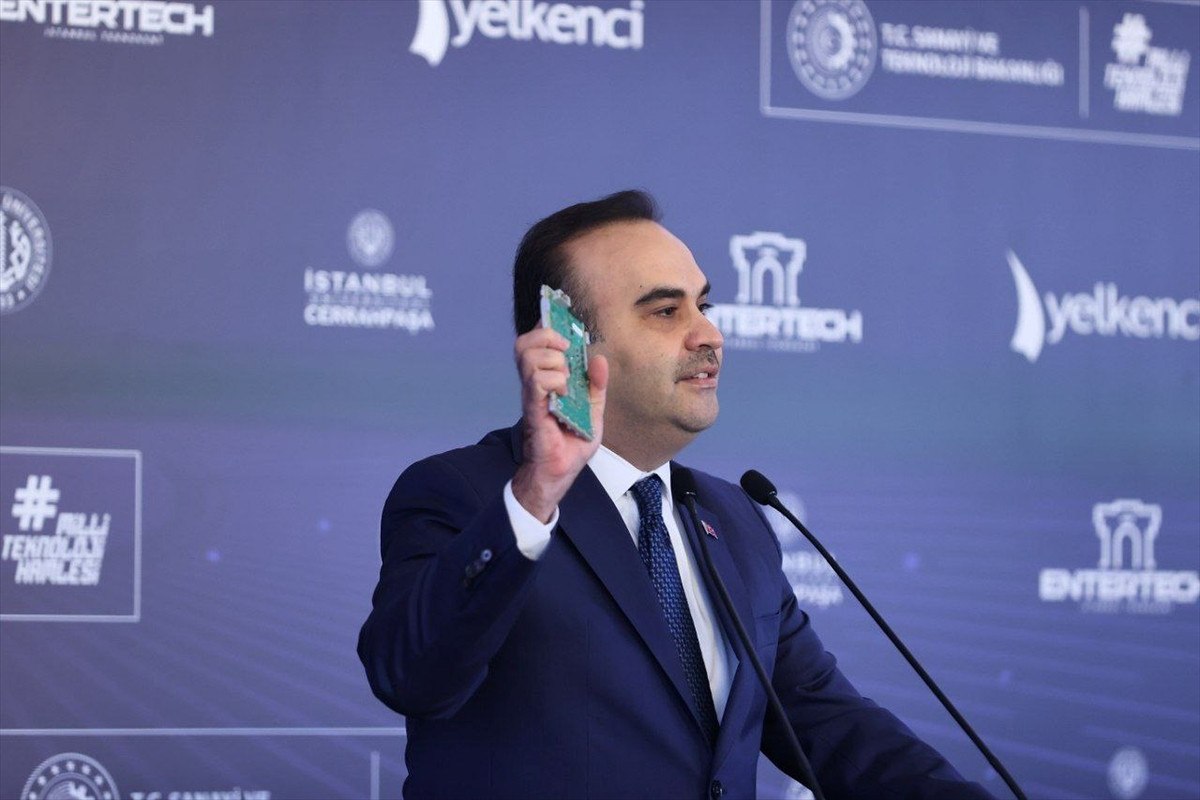 sanayi ve teknoloji bakani mehmet fatih kacirdan ozgur ozele kirmizi kart cevabi 0 vbbLmupc