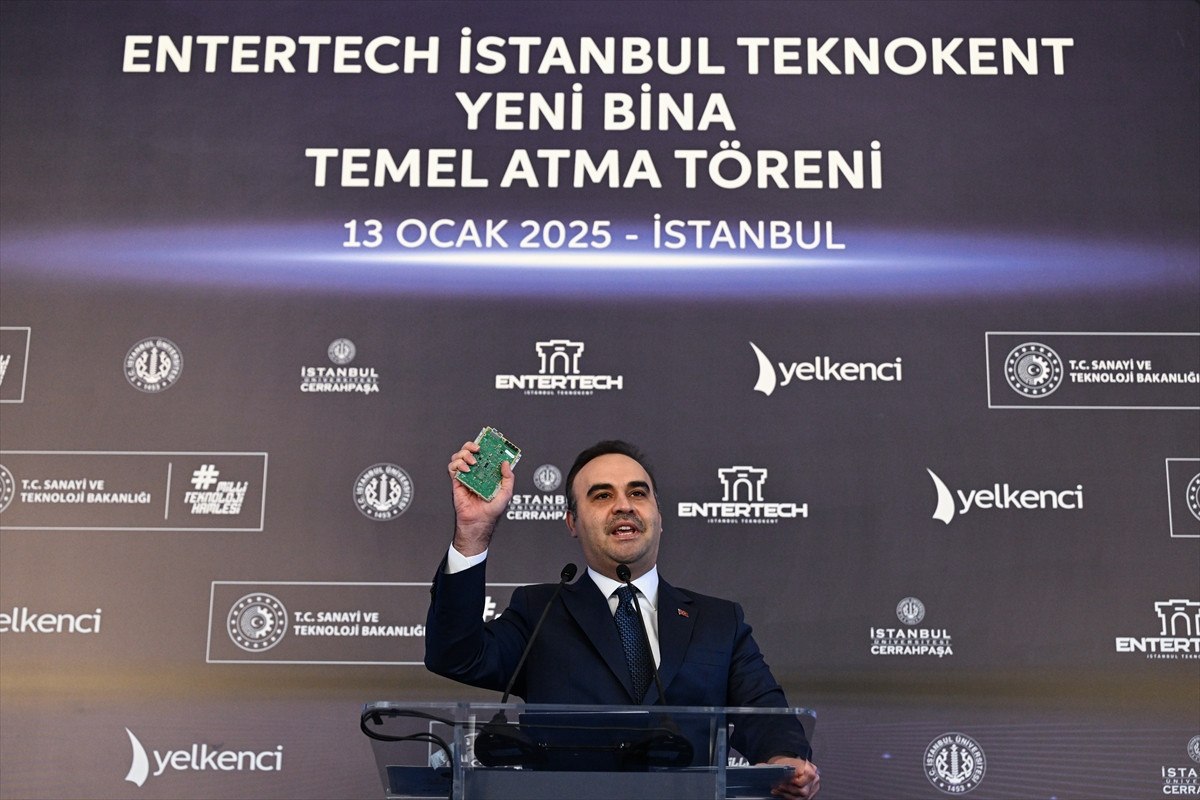 sanayi ve teknoloji bakani mehmet fatih kacirdan ozgur ozele kirmizi kart cevabi 3 GfBmuz3O