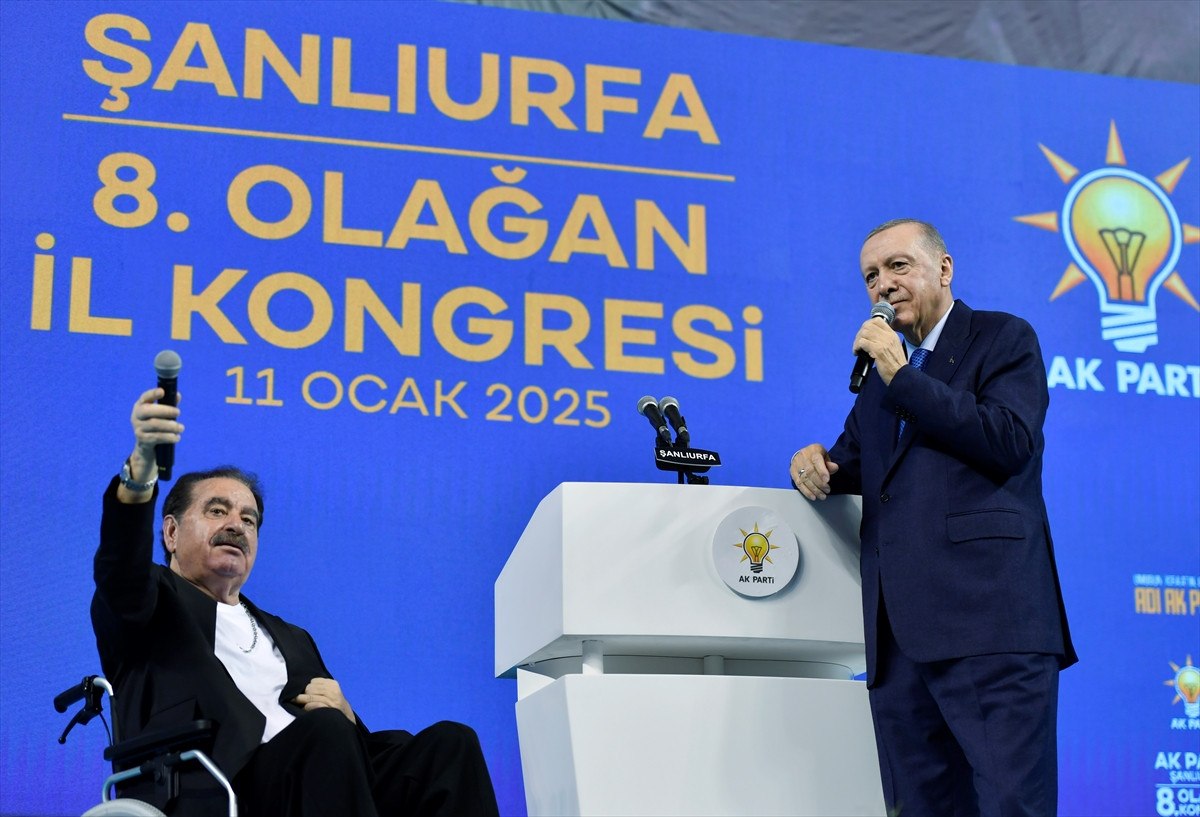 sanliurfada cumhurbaskani erdogan ve ibrahim tatlisesten duet 0 EMZjdD2A