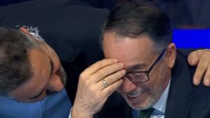 sen turkulerini soyle yarismasinda duygusal anlar yarismacilardan kara tren surprizi CprajMab