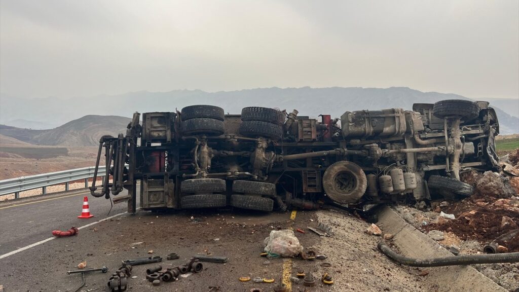 Şırnak'ta sondaj aracı devrildi: 1 kişi öldü 2 sirnakta sondaj araci devrildi 1 kisi oldu D3JPOvlb