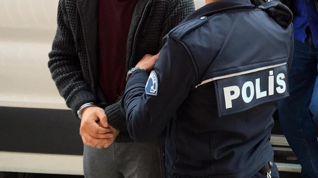 Sivas'ta cinayet zanlıları polisten kaçamadı 4 sivasta cinayet zanlilari polisten kacamadi yZdPLViJ