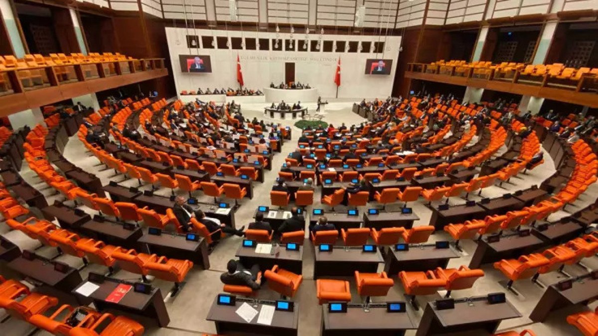 tbmmde gundem yogun calismalar sali gunu baslayacak 0 RHBb5vHC
