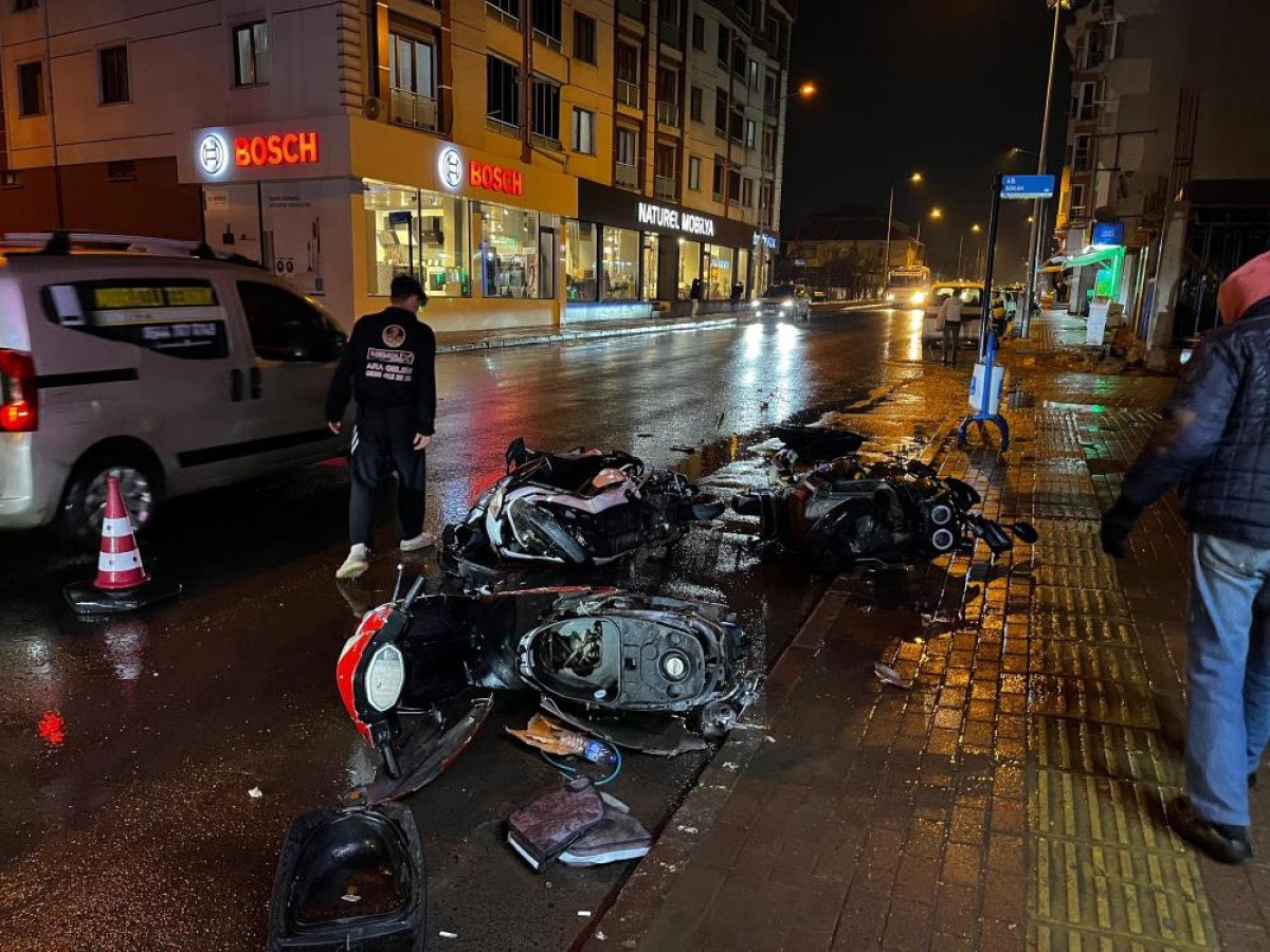 tekirdagda park halindeki motosikletlere carpan arac kacti 1 UqGj5zcI