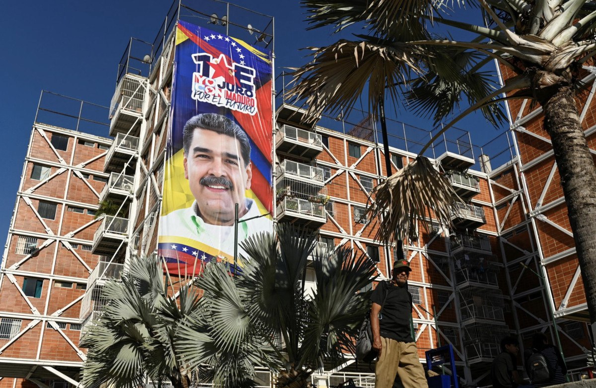 venezuelada maduro devlet baskanligi icin yemin etti 0 WZSndCzj
